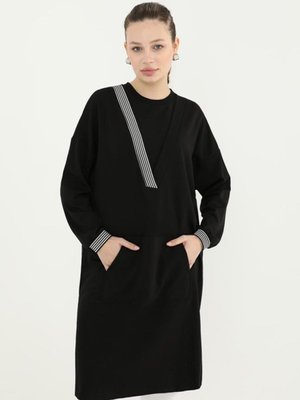 Siyah İp Kumaş Ribana Ve Yırtmaç Detaylı Uzun Boy Tunik