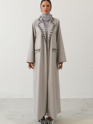 Şık Nakışlı Abaya Şık Nakışlı Abaya