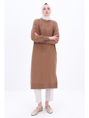 Vizon Büyük Beden Nakışlı Uzun Sweat Tunik Vizon Büyük Beden Nakışlı Uzun Sweat Tunik