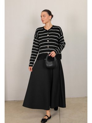 Siyah Çizgili Triko Hırka