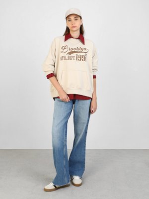 Taş Rengi Baskılı Oversize Sweatshirt Taş Rengi Baskılı Oversize Sweatshirt