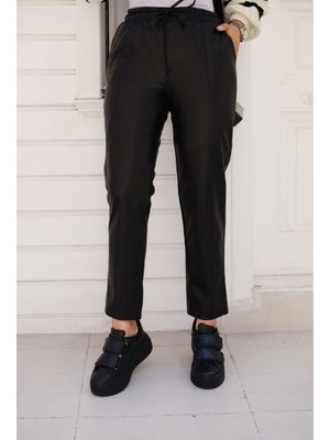 Siyah Yanı Dikiş Detaylı Deri Pantolon Siyah Yanı Dikiş Detaylı Deri Pantolon