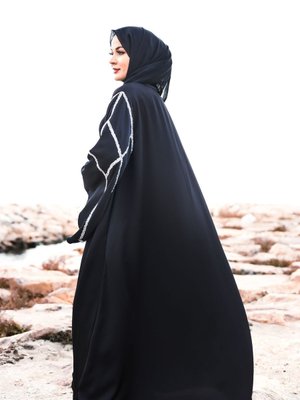 Çok Şık Harika Siyah Abaya Çok Şık Harika Siyah Abaya