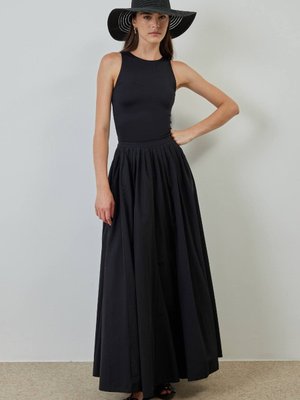 A Kesim Pileli Siyah Poplin Etek A Kesim Pileli Siyah Poplin Etek