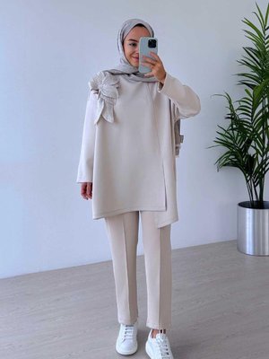 Çiçekli Asimetrik Kesim Scuba Takım Bej