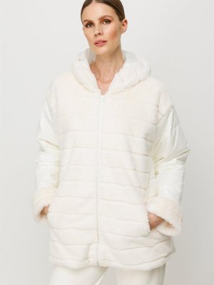 Ekru Kürklü Ve Kapitoneli Mont