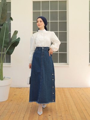 Yanları Düğmeli Paçası Püsküllü Maxi Boy Koyu Mavi Likralı Denim Etek