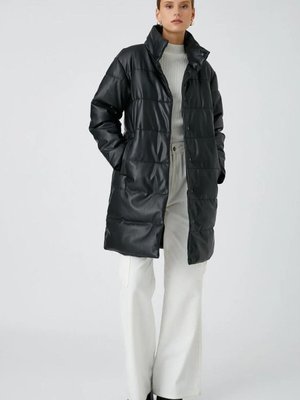 Siyah Hakim Yaka Şişme Mont