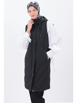 Siyah Kapüşonlu Kapitone Yelek