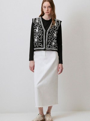 Nakış Detaylı Yelek