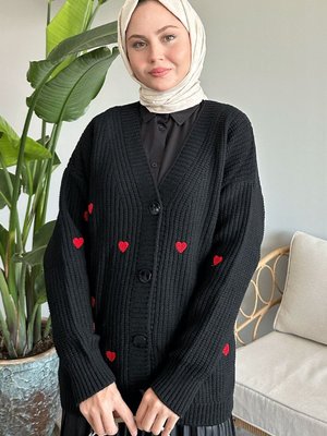 Kalp Desenli Siyah Triko Hırka Kalp Desenli Siyah Triko Hırka