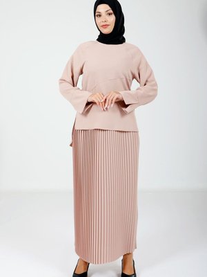 Bej Eteği Pliseli Bluz Ve Etek Takım Bej Eteği Pliseli Bluz Ve Etek Takım