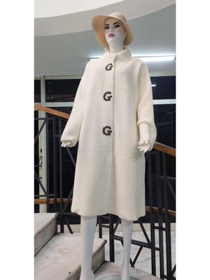 Ekru İtalyan Pula Taş Detaylı Uzun Angora Kaban Ekru İtalyan Pula Taş Detaylı Uzun Angora Kaban