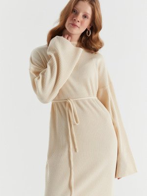 İp Kemerli Triko Elbise Ekru İp Kemerli Triko Elbise Ekru