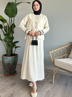 Dikiş Detay Etekli Ekru Triko Takım