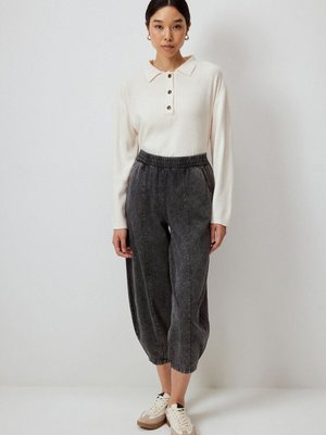 Beli Lastikli Yıkamalı Pantolon Beli Lastikli Yıkamalı Pantolon