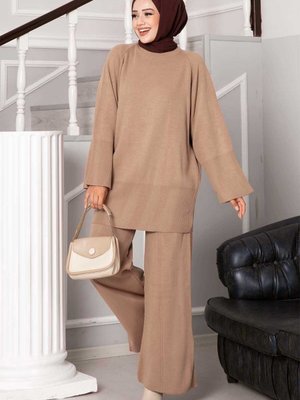 Yırtmaç Detaylı İkili Triko Takım Yırtmaç Detaylı İkili Triko Takım