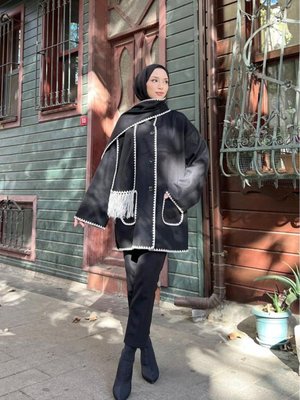 Atkı Dolamalı Kaşe Hırka Siyah