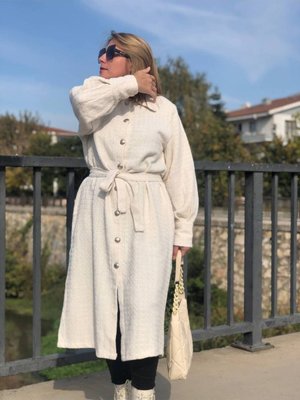 Mevsimlik Düğmeli Kuşaklı Kaban