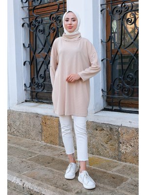 Krem Boğazlı Düz Kesim Tunik Krem Boğazlı Düz Kesim Tunik
