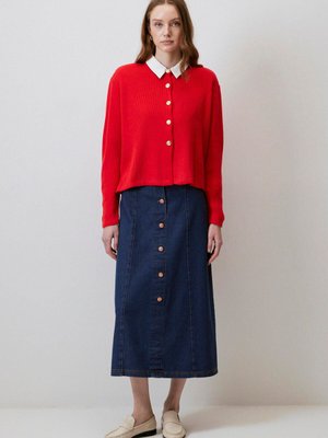 Gold Düğmeli Kısa Hırka