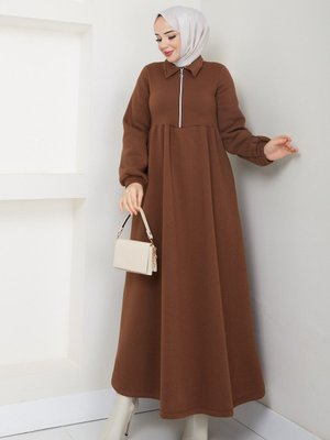 Üç İplik Yakalı Elbise