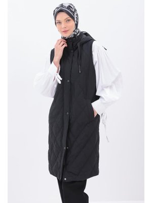 Siyah Kapüşonlu Kapitone Yelek