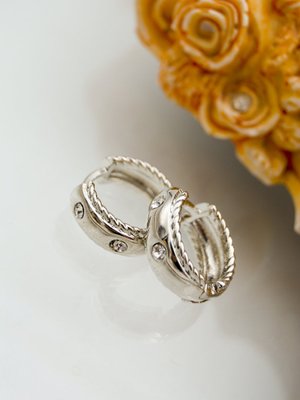 Gümüş Rengi Pratik Kilit Kaplama Küpe Gümüş Rengi Pratik Kilit Kaplama Küpe