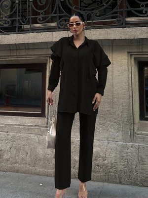 Siyah Omuzları Fırfır Detaylı Gömlek Pantolon Cepli İkili Takım
