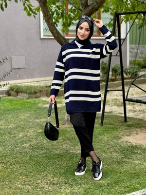 Lacivert Yakalı Çizgili Triko Tunik