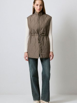 Fermuarlı Kapitone Yelek