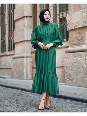 Pileli Kemerli Elbise Pileli Kemerli Elbise