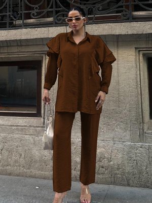 Kahverengi Omuzları Fırfır Detaylı Gömlek Pantolon Cepli İkili Takım