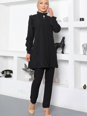 Siyah Fırfır Detaylı Takım