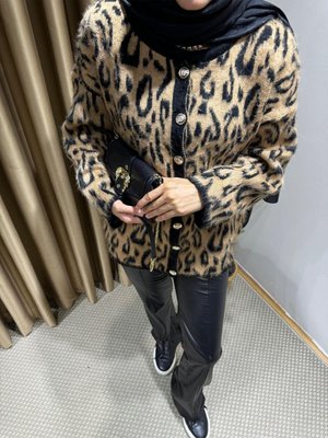 Gold Düğme Detaylı Hırka