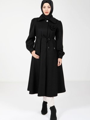 Siyah Gül Detaylı Cepli Kap