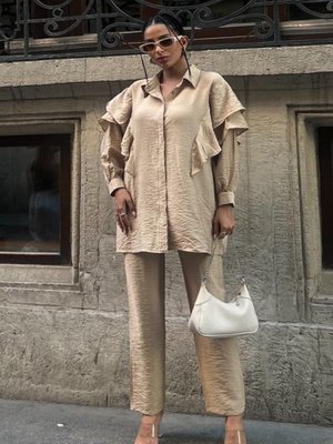 Bej Omuzları Fırfır Detaylı Gömlek Pantolon Cepli İkili Takım