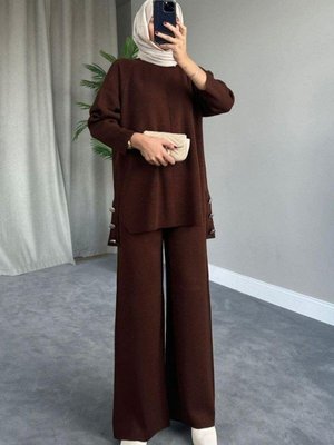 Metal Düğmeli Triko Takım Kahverengi Metal Düğmeli Triko Takım Kahverengi