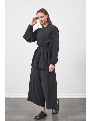 Siyah Önü Çıtçıtlı Kemerli Modal Tunik Ceket