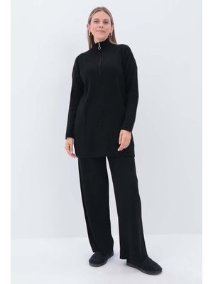 Siyah Fermuarlı Pantolonlu Triko Takım