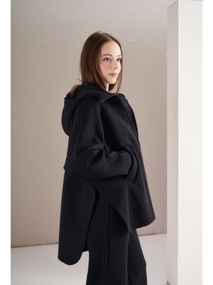 Siyah İplik Şardonlu Kapüşonlu Ceket