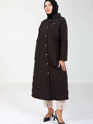 Siyah Kapüşonlu Kaban Siyah Kapüşonlu Kaban