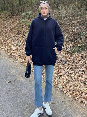 Üç İplik Kanguru Cep Sweatshirt Üç İplik Kanguru Cep Sweatshirt