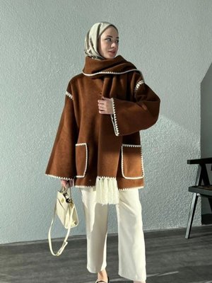 Nakış Detaylı Atkılı Yumuşak Kaşe Kaban Ceket