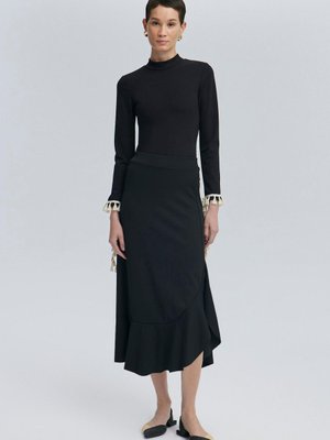 Beli Lastikli Asimetrik Etek