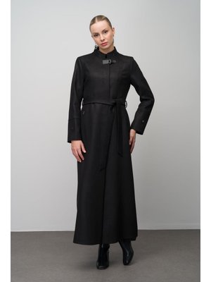 Siyah Hakim Yaka İşleme Ve Deri Aksesuarlı Gabardin Süet Görünümlü Büyük Beden Pardesü