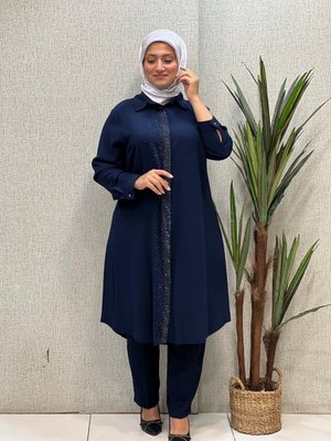 Önü Serpme Taşlı Tunik Önü Serpme Taşlı Tunik