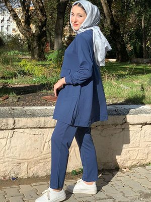 Laci?vert Kapüşonlu I?ki?i?pli?k Takım Laci?vert Kapüşonlu I?ki?i?pli?k Takım
