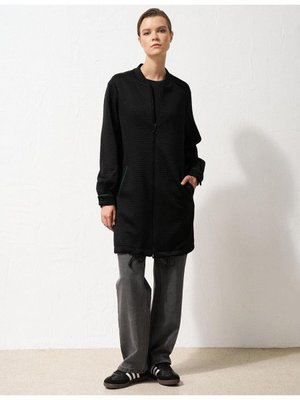 Dokulu Kolej Yaka Ceket Siyah