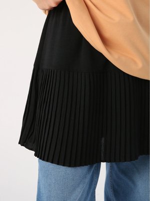 Siyah Pileli Kısa Gömlek Etek